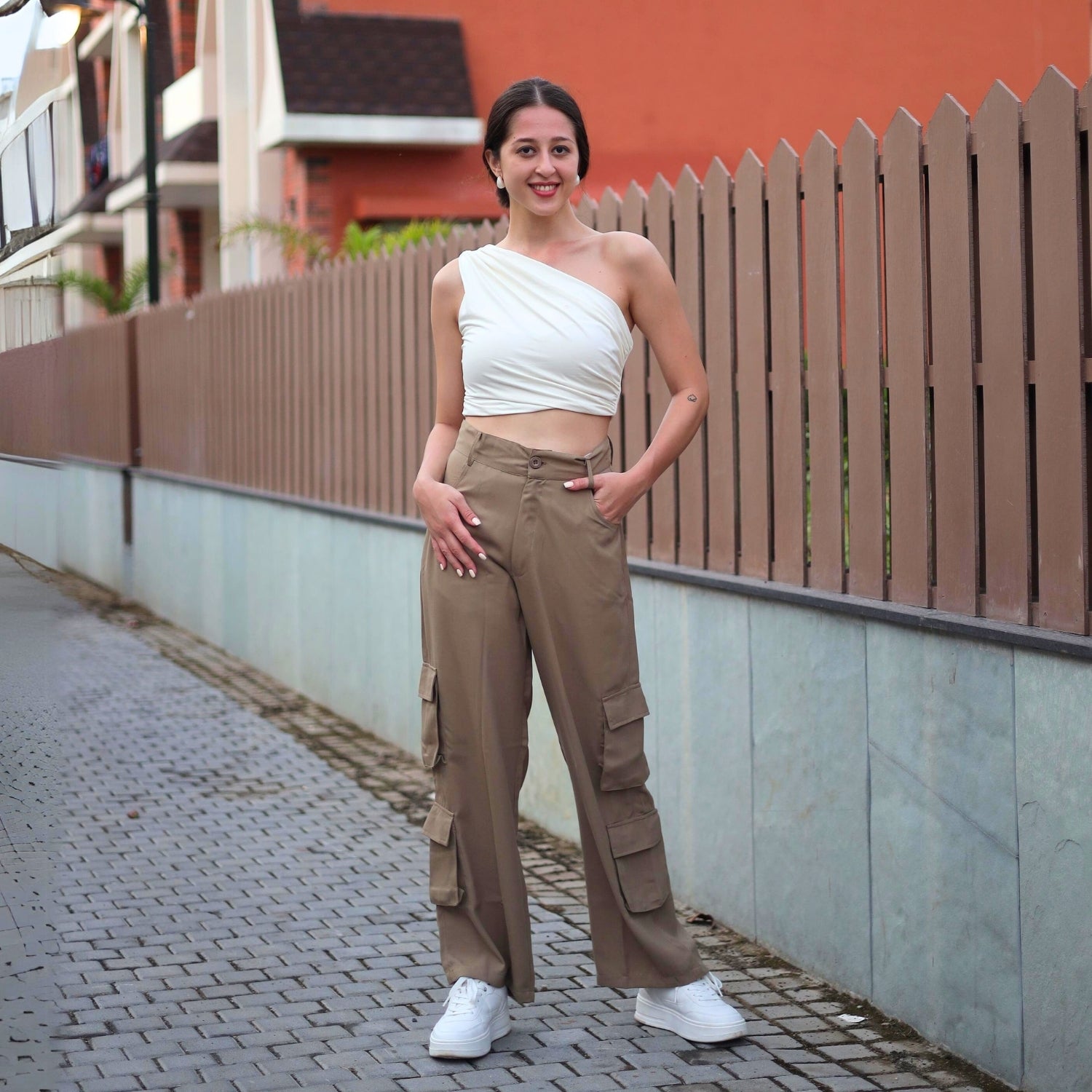 Versatile high-waist cargo pants for any occasion







